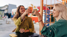 Πόσο αλκοόλ ανεβάζει την πίεση; Οι επιστήμονες έχουν την απάντηση – Και δεν θα σας αρέσει
