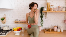 Το φρούτο – υπερτροφή που ρίχνει σάκχαρο, χοληστερόλη και αδυνατίζει