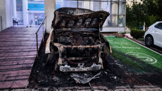 Φωτιά σε έκθεση αυτοκινήτων στη Νέα Χαλκηδόνα - Ζημιές σε 9 οχήματα