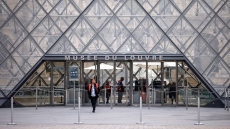 Μουσείο του Λούβρου: Το DNA που αποκάλυψε τους δράστες της ληστείας