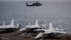 Ελικόπτερο και μαχητικό αεροσκάφος του Πολεμικού Ναυτικού των ΗΠΑ κατέπεσαν στη Νότια Σινική Θάλασσα 
