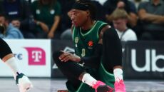 Παναθηναϊκός: Αγωνία για τον Χολμς που χτύπησε στο γόνατο και υποβάλλεται άμεσα σε εξετάσεις