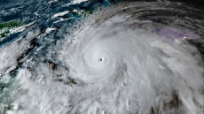 Τρεις νεκροί στην Τζαμάικα πριν την άφιξη του τυφώνα Μελίσσα – Δείτε live εικόνα της ισχυρότερης καταιγίδας του 2025