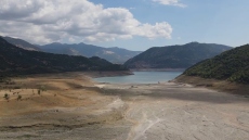 Λειψυδρία: Μειωμένη κατά 44% η έκταση της λίμνης του Μόρνου - Στα χαμηλότερα επίπεδα των τελευταίων 10 ετών οι βροχές