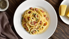 Η επιστήμη πίσω από την τέλεια ιταλική καρμπονάρα - Όλα τα υλικά και πώς θα τα συνδυάσεις