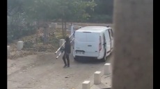 Νέα ληστεία στη Γαλλία: Ένοπλοι μεταμφιεσμένοι σε αστυνομικούς μπούκαραν σε εργαστήριο χρυσού στη Λυών - Δείτε βίντεο