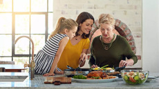 Ο άγνωστος ένοχος που «ευθύνεται» για 1 στις 5 ουρολοιμώξεις – Ποια τρόφιμα αφορά
