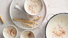 Κοτόσουπα με τραχανά και αυγολέμονο - η πιο θρεπτική σούπα του χειμώνα 