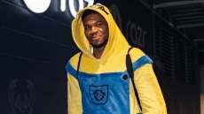 Ο Αντετοκούνμπο ντύθηκε... minion για το Halloween: Το ψηλότερο που έχετε δει, τον τρολάρουν οι Μπακς