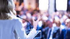 Στην Αθήνα το Παγκόσμιο Συνέδριο Γυναικείας Επιχειρηματικότητας FCEM World Congress 2025