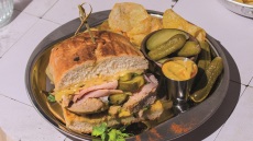 Σάντουιτς, τα παγκόσμια: 7 συνταγές από την Ιαπωνία έως την Κούβα
