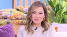 Η Λασκαράκη εξήγησε πώς μίλησε στην κόρη της για τον Σουλτάτο: Μετά τον έναν χρόνο σχέσης της είπα ότι θα μείνουμε όλοι μαζί