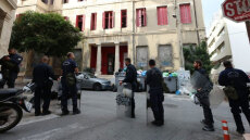 Έφοδος της ΕΛΑΣ στην κατάληψη του Ευαγγελισμού στο Ηράκλειο της Κρήτης - Έξι συλλήψεις για την επίθεση στον Βορίδη