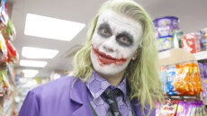 Ο Χάαλαντ ντύθηκε «Τζόκερ» για το Χάλογουιν και βγήκε στους δρόμους του Μάντσεστερ - Δείτε βίντεο