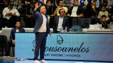 Ξέσπασε ο Παπαθεοδώρου: «Παίζεται κουκλοθέατρο στο ελληνικό μπάσκετ, είμαστε μέρος μίας θεατρικής παράστασης»