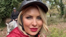 Η Ελένη Μενεγάκη έκανε ιππασία στα Ζαγοροχώρια: «Εκεί που ο ουρανός αγγίζει τη γη» - Δείτε φωτογραφίες
