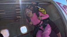 Βίντεο: Η Ναυσικά Παναγιωτακοπούλου έκανε ελεύθερη πτώση από αεροπλάνο