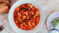 Μανιτάρια ραγού – η πιο πλούσια συνταγή του φθινοπώρου με γεύση δάσους