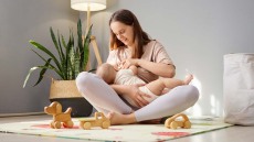 Αυτό είναι το πρώτο «εμβόλιο ζωής» για το παιδί – Προσφέρει ασφάλεια, θρέψη και αγάπη
