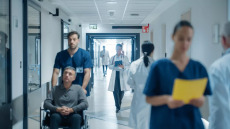 Τι αλλάζει στη δωρεάν περίθαλψη για τους ανασφάλιστους – Δείτε την εγκύκλιο του Υπουργείου Υγείας
