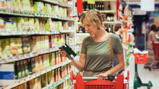 Ξεθωριάζει το γερμανικό όνειρο: Οι εξαγωγές πέφτουν, οι τιμές ανεβαίνουν και η ανάκαμψη δεν έρχεται
