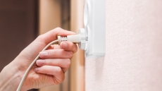 Ρεύμα: Η ηλεκτρική συσκευή που απογειώνει τους λογαριασμούς - Καίει όσο και 65 ψυγεία μαζί