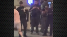 Η δίκη του... σάντουιτς στις ΗΠΑ – Το πέταξε πολίτης σε πράκτορα σε διαμαρτυρία για τις συλλήψεις μεταναστών
