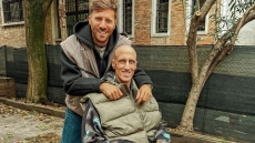 Ακίλε Πολονάρα: Συνεχίζει να παλεύει με τη λευχαιμία - Έκανε μεταμόσχευση, έπεσε σε κώμα, είχε 90% πιθανότητες να πεθάνει, αλλά πήρε εξιτήριο