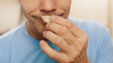 Οι τροφές που κάνουν κάποιον να μυρίζει πιο ελκυστικά - Ανάμεσά τους είναι και το σκόρδο