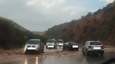 Έντονη βροχόπτωση και χαλάζι στην Κρήτη - Γέμισε πέτρες και χώματα ο ΒΟΑΚ, δείτε βίντεο και φωτογραφίες