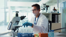 Πανιατρική κινητοποίηση ενάντια στο clawback – Στο πλευρό των εργαστηριακών ιατρών όλος ο ιατρικός κόσμος
