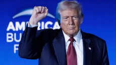 «Μετανάστης» λόγω... Μαμντάνι ο Τραμπ: Θέλω να φύγω από τη Νέα Υόρκη, δεν θέλω να ζω σε κομμουνιστικό καθεστώς 