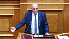 Βουλή: Ο Βελόπουλος προτείνει τη νομιμοποίηση της οπλοκατοχής για την αντιμετώπιση της κρητικής βεντέτας