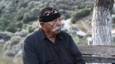 Μόνο με παντρειά θα τελειώσει η βεντέτα στα Βορίζια - Ο παππούς Φραγκιαδάκης, παντρεμένος με Καργάκη, μιλά για τους σασμούς που απέτυχαν
