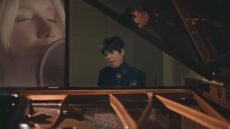 Η Νταϊάν Ουόρεν πρωταγωνιστεί στο νέο βιντεοκλίπ της Kesha