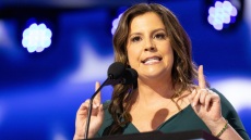 Σκληρό ροκ στη Νέα Υόρκη - Η στενή σύμμαχος του Τραμπ, Ελίζ Στεφάνικ κατεβαίνει για υποψήφια κυβερνήτης