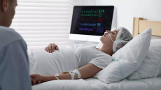 Τι συμβαίνει όταν πεθαίνουμε; Γιατρός εξηγεί τα σημάδια που μαρτυρούν ότι ο θάνατος πλησιάζει
