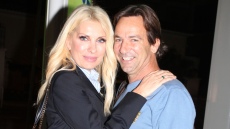 Η Μενεγάκη πήγε στον αγώνα του Τζόκοβιτς με τον Παντζόπουλο και την κόρη τους - Τι δήλωσε η παρουσιάστρια
