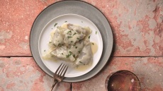 Πρασοντολμάδες με κιμά αυγολέμονο