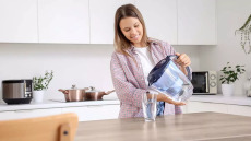 Πίνετε ζεστό νερό για μία εβδομάδα και μάθετε τι (καλό) θα συμβεί στο σώμα σας – Δείτε βίντεο
