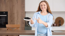 Δυσκοιλιότητα: 3 φυσικές λύσεις που ανακουφίζουν το έντερο
