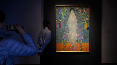 Πορτρέτο του Κλιμτ από τη συλλογή του κληρονόμου της Estée Lauder αναμένεται να ξεπεράσει τα 150 εκατ. δολάρια σε δημοπρασία