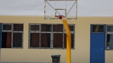 «Εξαφανίστηκαν μέσα σε ένα λεπτό, η επίθεση ήταν στοχευμένη» λέει ο διευθυντής του σχολείου στον Άλιμο για τον ξυλοδαρμό του 15χρονου στο προαύλιο