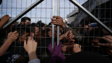 Εξέγερση σε δομή μεταναστών στις Σέρρες - 30 συλλήψεις, δύο αστυνομικοί τραυματίες