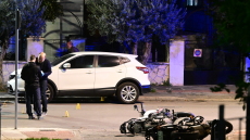 Άκουσα πέντε πυροβολισμούς, λέει μάρτυρας για το επεισόδιο με αστυνομικούς τραυματίες στον Άγιο Δημήτριο