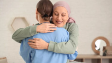 Νέες θεραπείες δίνουν ελπίδα στους ασθενείς με αιματολογικό καρκίνο – Η έκθεση της AACR για το 2025
