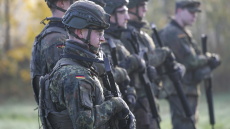 Συμβιβασμός CDU και SPD στη Γερμανία για τη στρατιωτική θητεία
