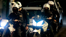 Αστυνομικοί καταδιώκουν μηχανή στη Θεσσαλονίκη - Κινούνταν με μεγάλη ταχύτητα στη Μοναστηρίου (βίντεο)