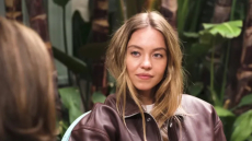 Σίντνεϊ Σουίνι για τα κιλά και τον νέο ρόλο της: Έτρωγα σάντουιτς με μαρμελάδα - Το ξύλο στην ταινία είναι αληθινό