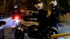 Δύο τραυματίες από επιθέσεις με μαχαίρι στο Γαλάτσι, δείτε βίντεο